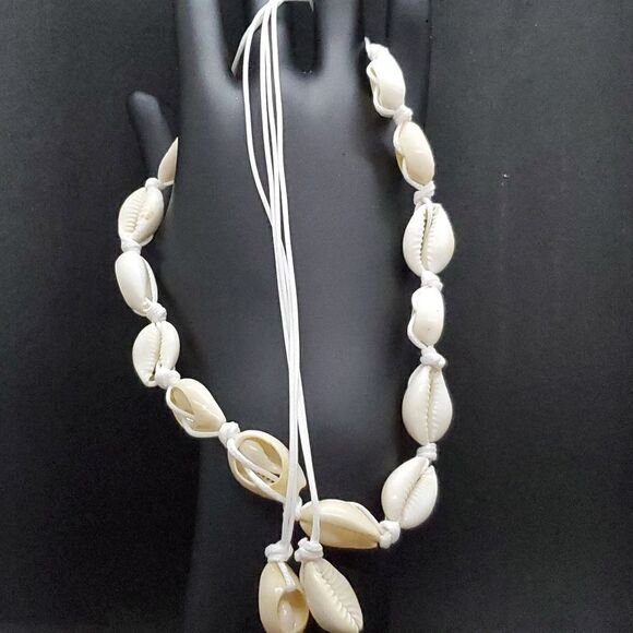 Shell Necklace   - Picture 7 of 8